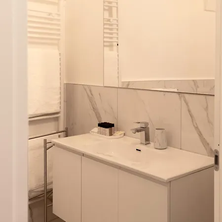 Апартаменты Belvedere 237a Lakeview Luxury