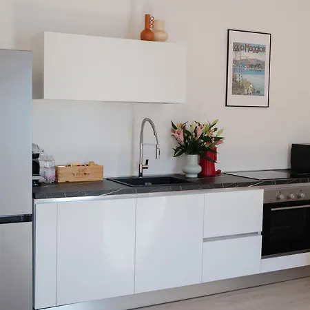 Апартаменты Belvedere 237a Lakeview Luxury *